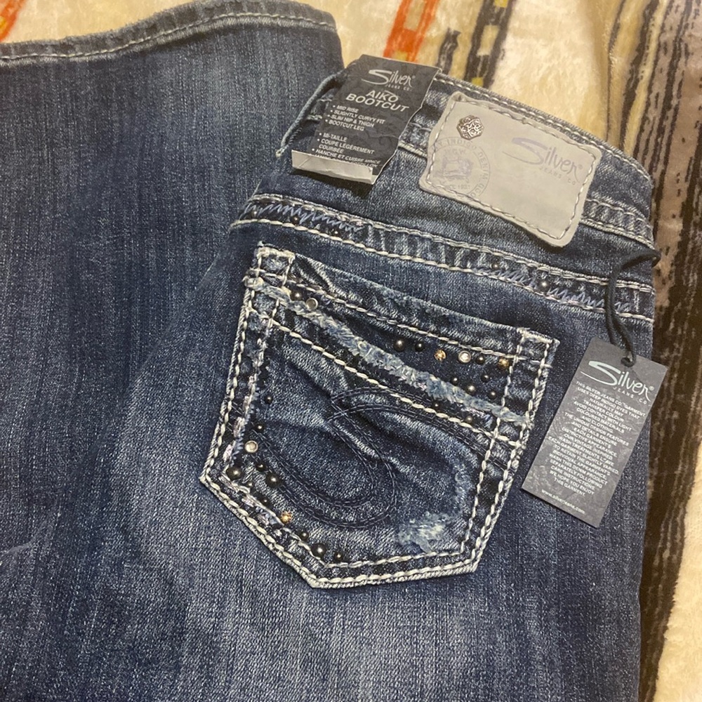 NWT. Silver Jeans Aiko Bootcut. 25x33